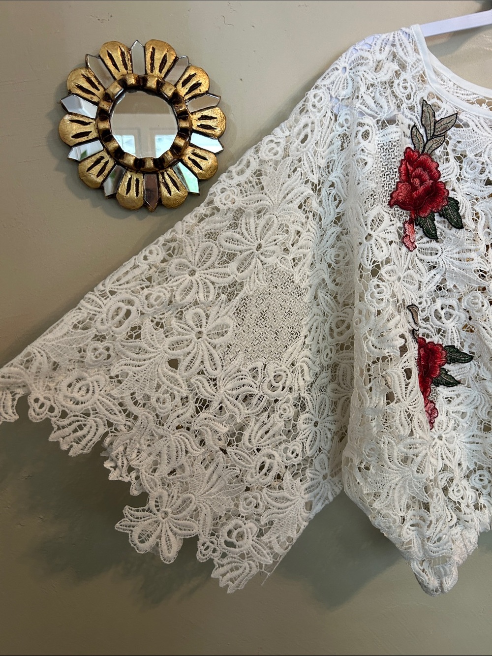 Romeo & Juliet Couture NWT Romantic Rose Lace Overlay Sheer Top Medium White - Picture 5 of 8